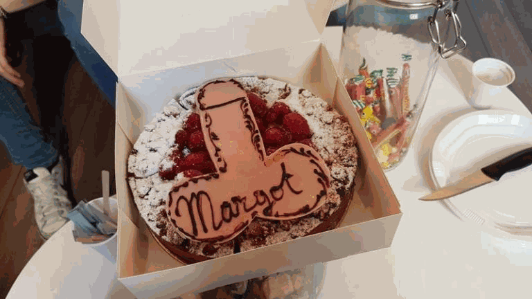 Gâteau d'anniversaire chez One Hour Escape Game Paris 11e